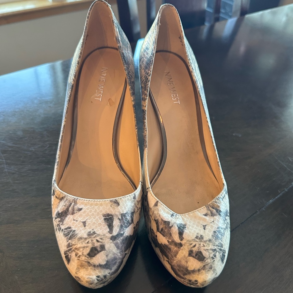 Nine West snake skin stilettos 8.5